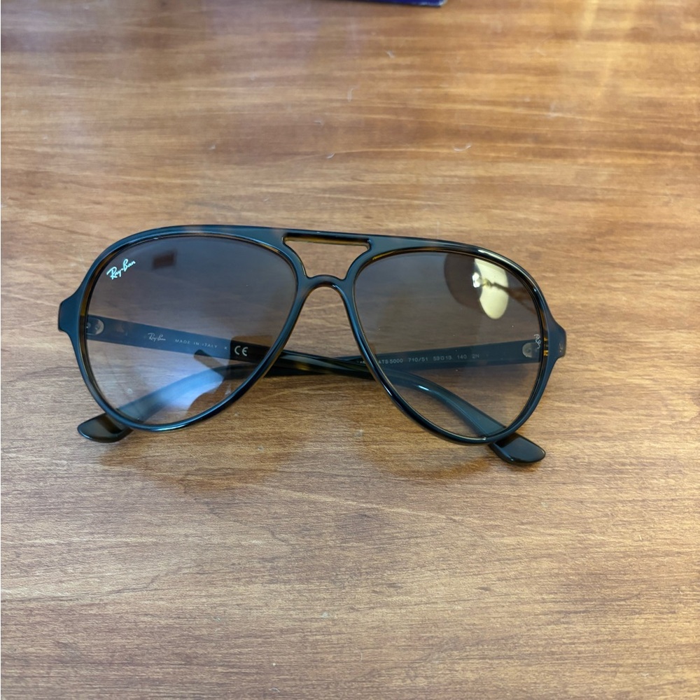 Ray-Ban Black Frames with Brown Gradient Lenses Aviator Sunglasses